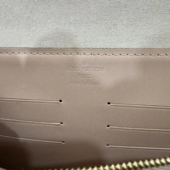 Louis Vuitton Vernis Anna Chain Clutch / Crossbody Bag (removable strap)– Beige - Picture 9 of 13